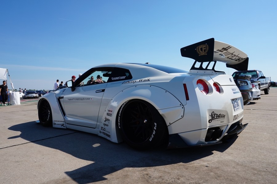 Liberty Walk R35 GTR
